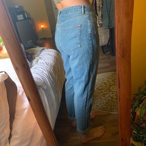 Urban Outfitters Mom Jeans
